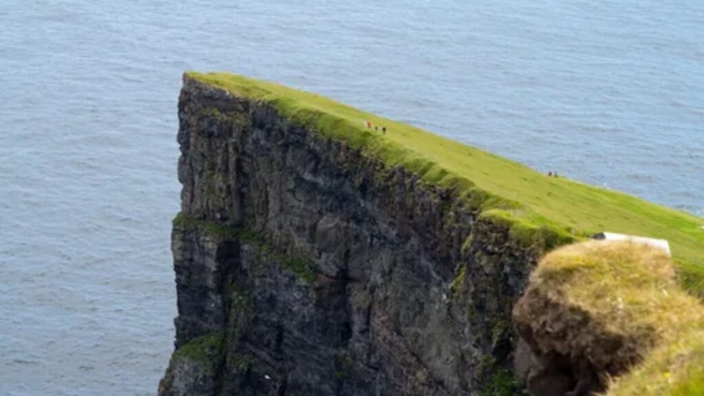 plural of cliff